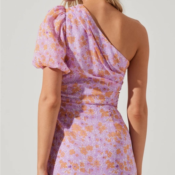 ‼️ ASTR Santorini One Shoulder Midi Dress - Picture 4 of 7